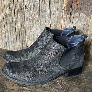 Dorking | by Fluchos | Chelsea | Ankle Boot |Textured Leather |Metallic |Size 38